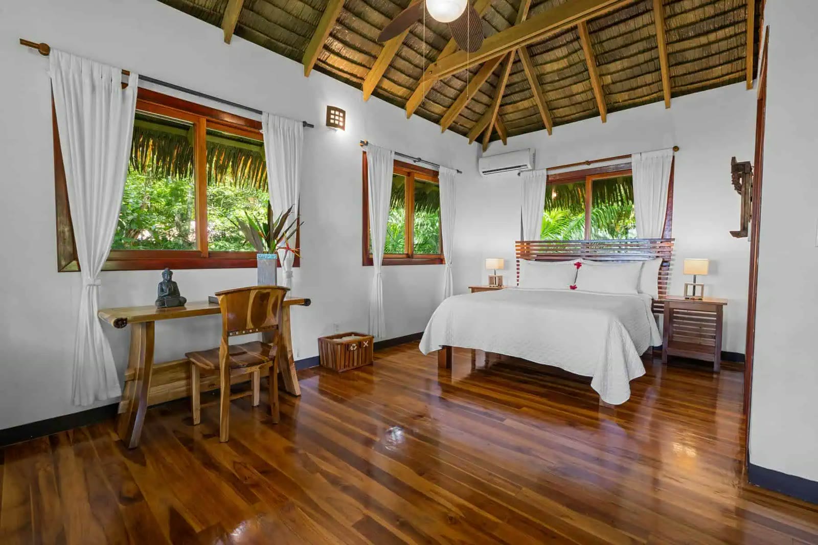 The king-bed interior of the Sable villa at Copa de Árbol