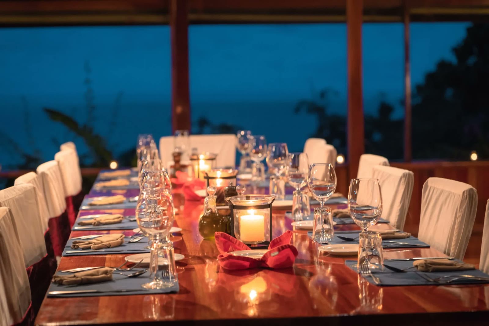 Dining at La Paloma Lodge, Drake Bay