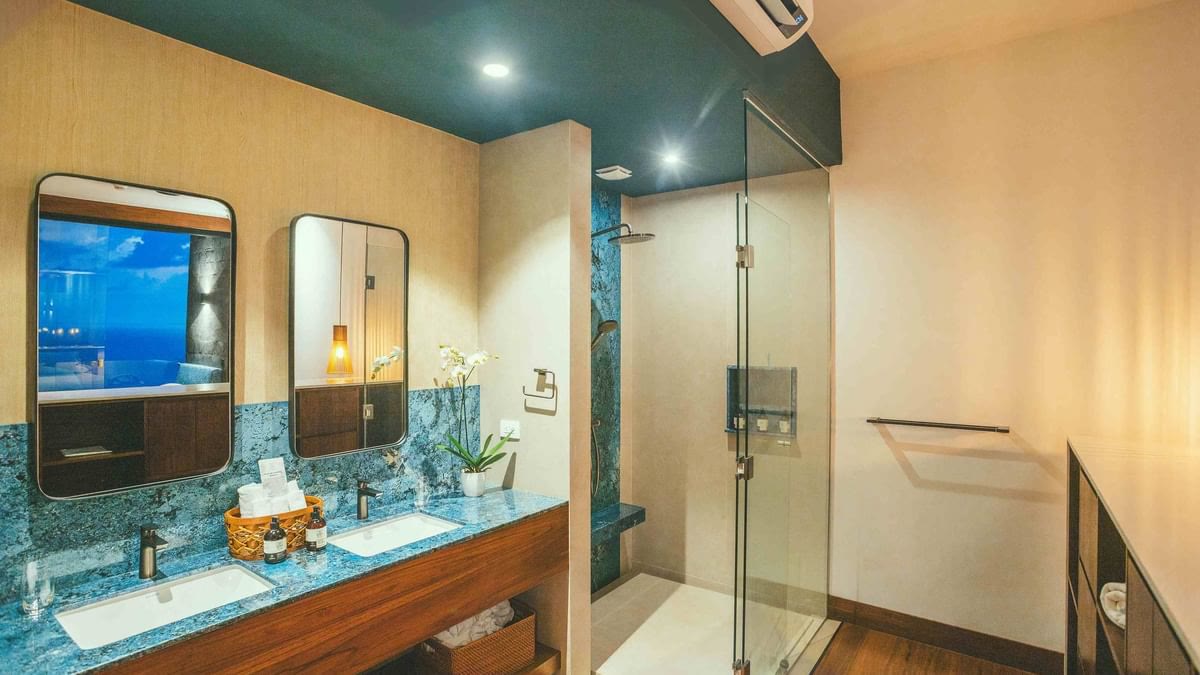 Townhouse bathroom with ocean view at Los Altos Resort, Manuel Antonio