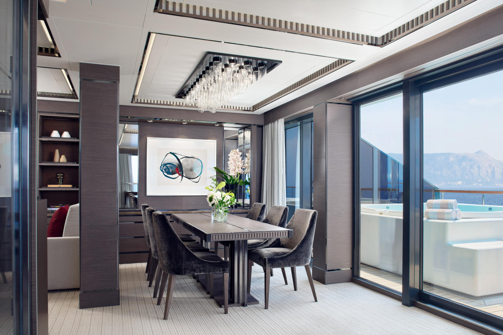 The Owner's Suite, Evrima