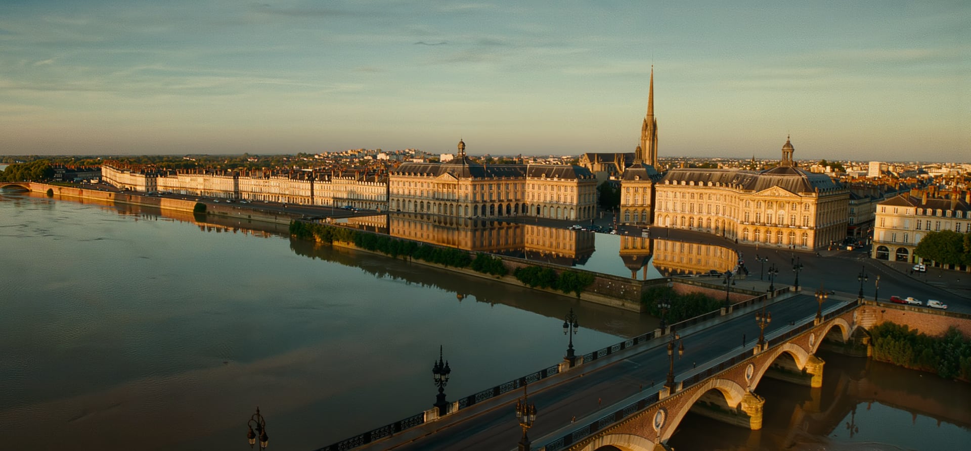 Chateaux, Rivers & Wine
