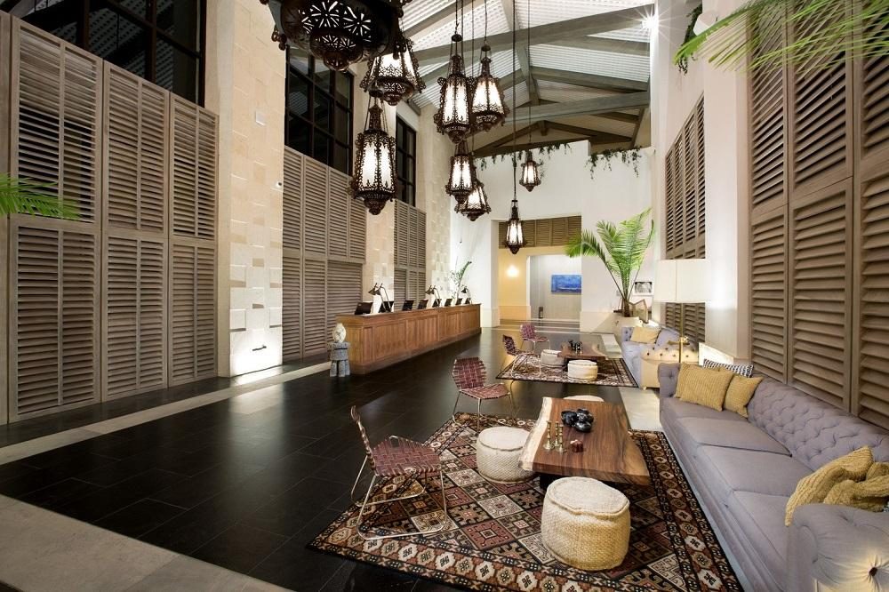 Lobby handcrafted details