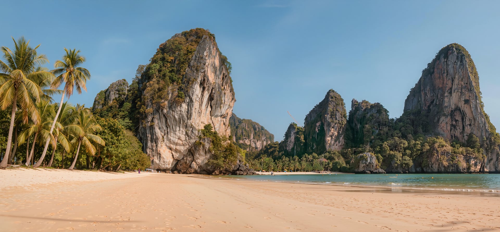 A Journey Of Dynamic Discovery & Beachside Serenity