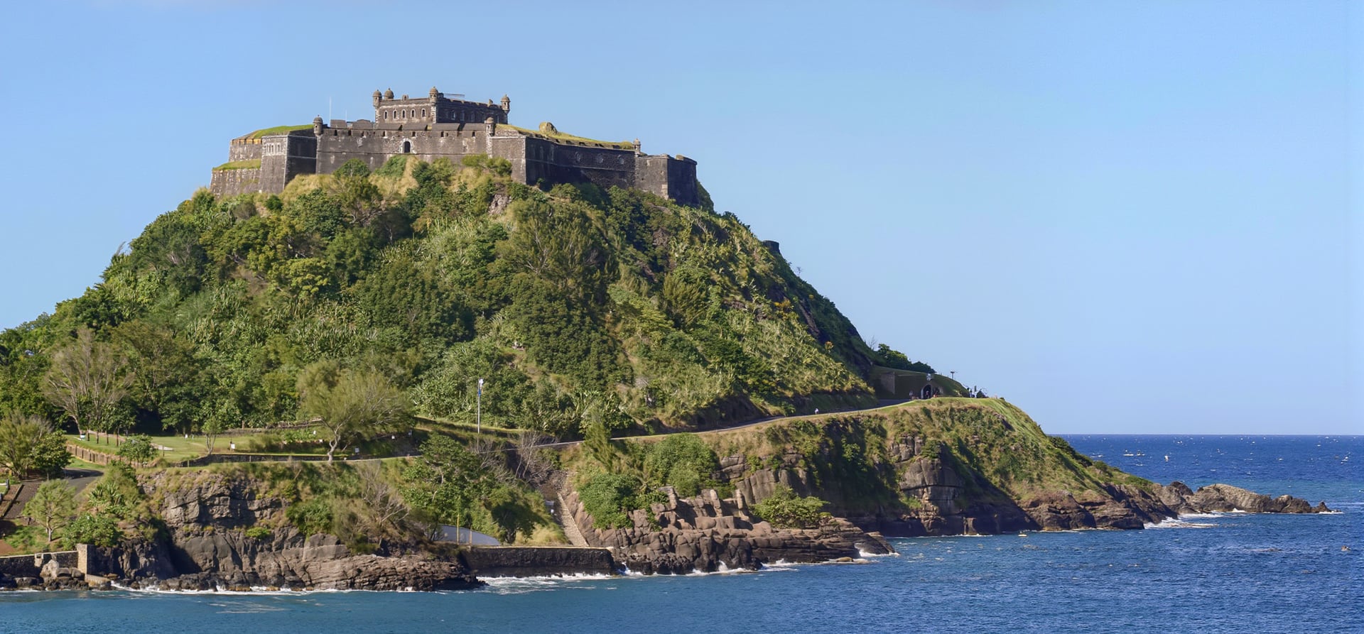 Cruising the Leeward Islands