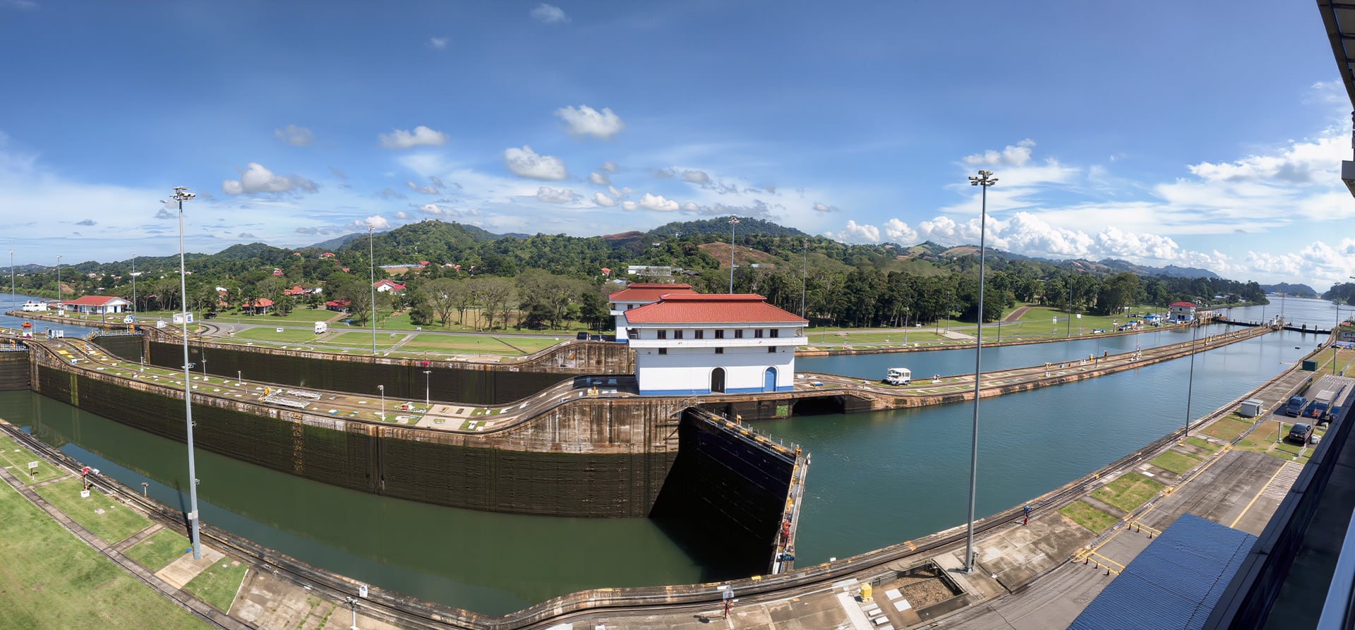 San Juan → Panama City