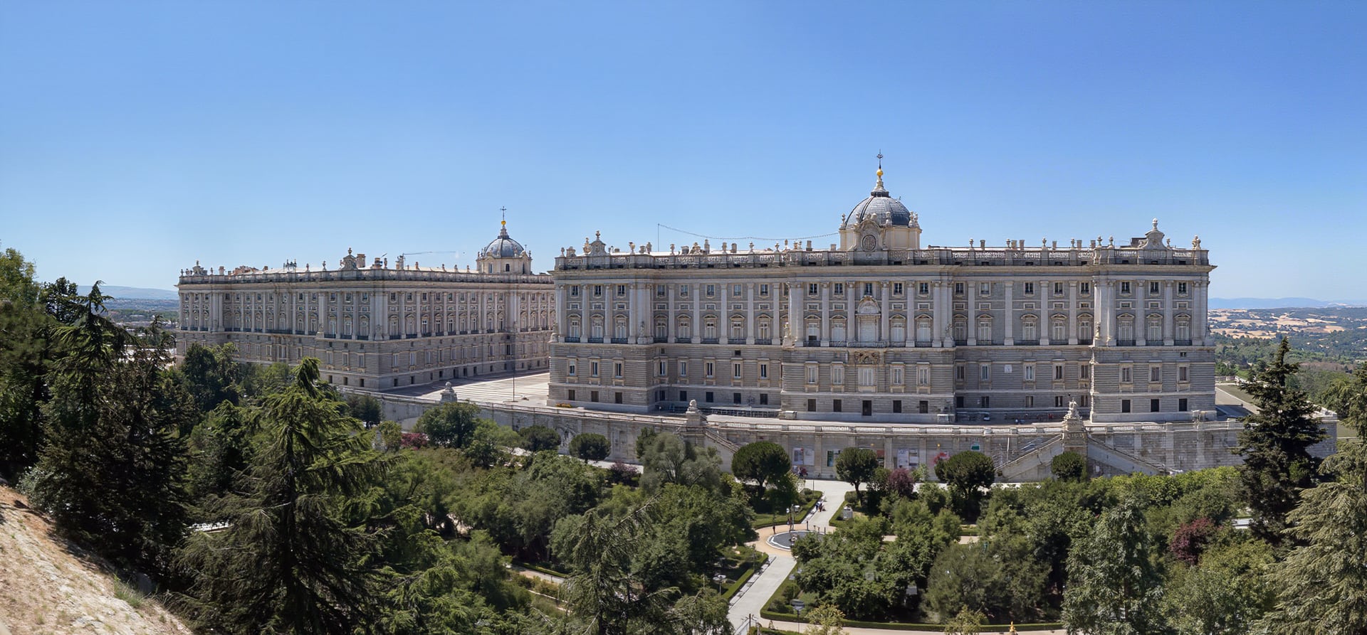 Beautiful Bordeaux & Unforgettable Douro with Madrid