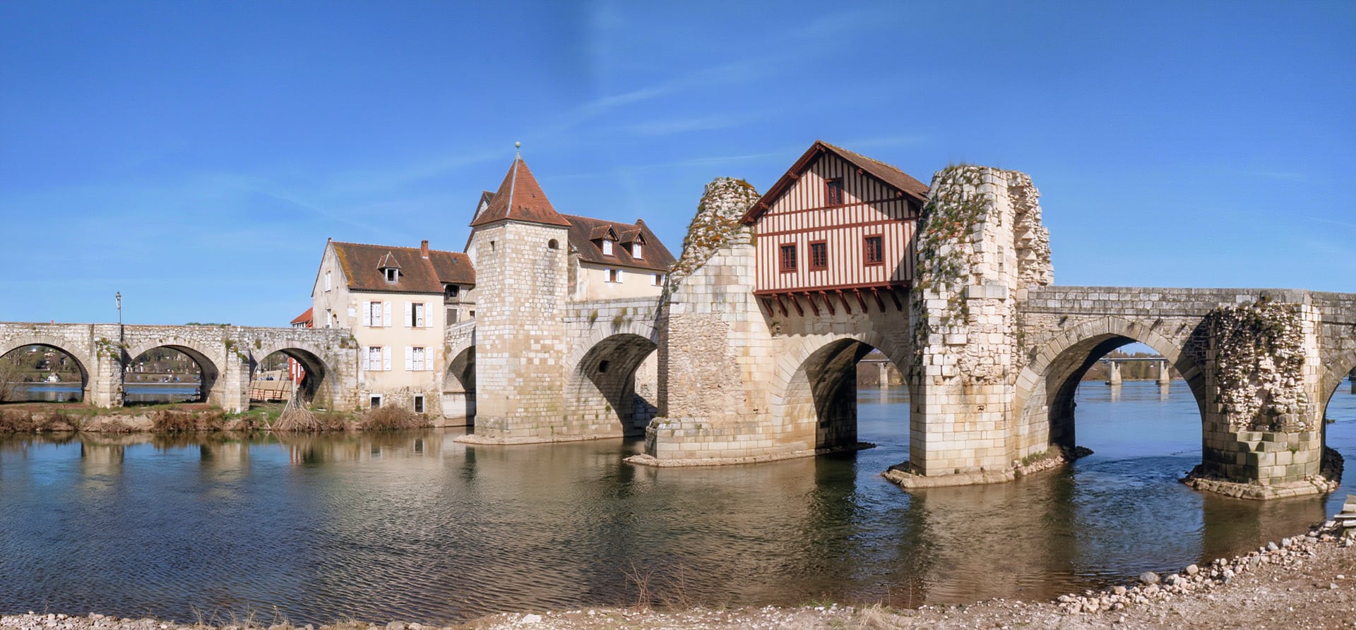 France Encompassed