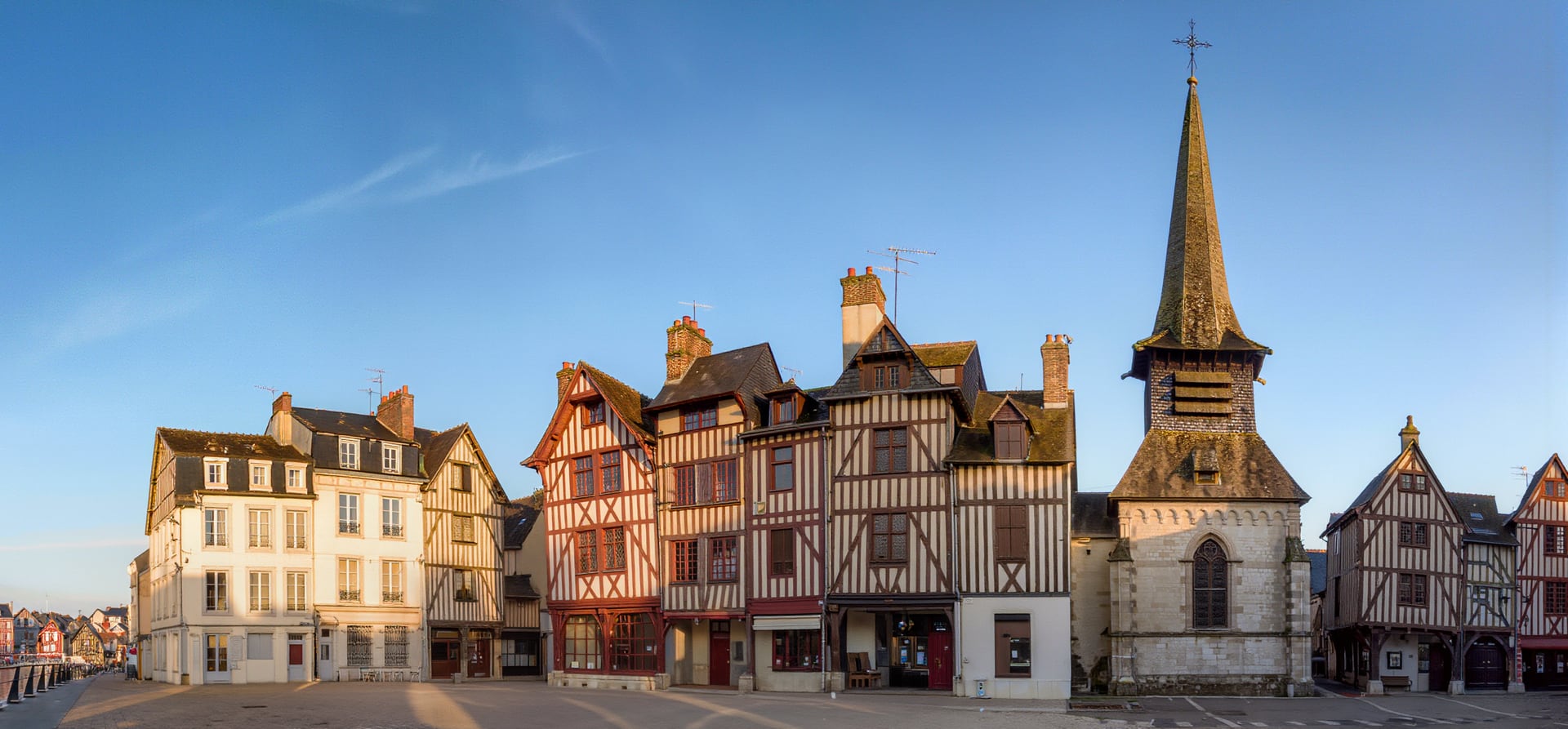 France Encompassed