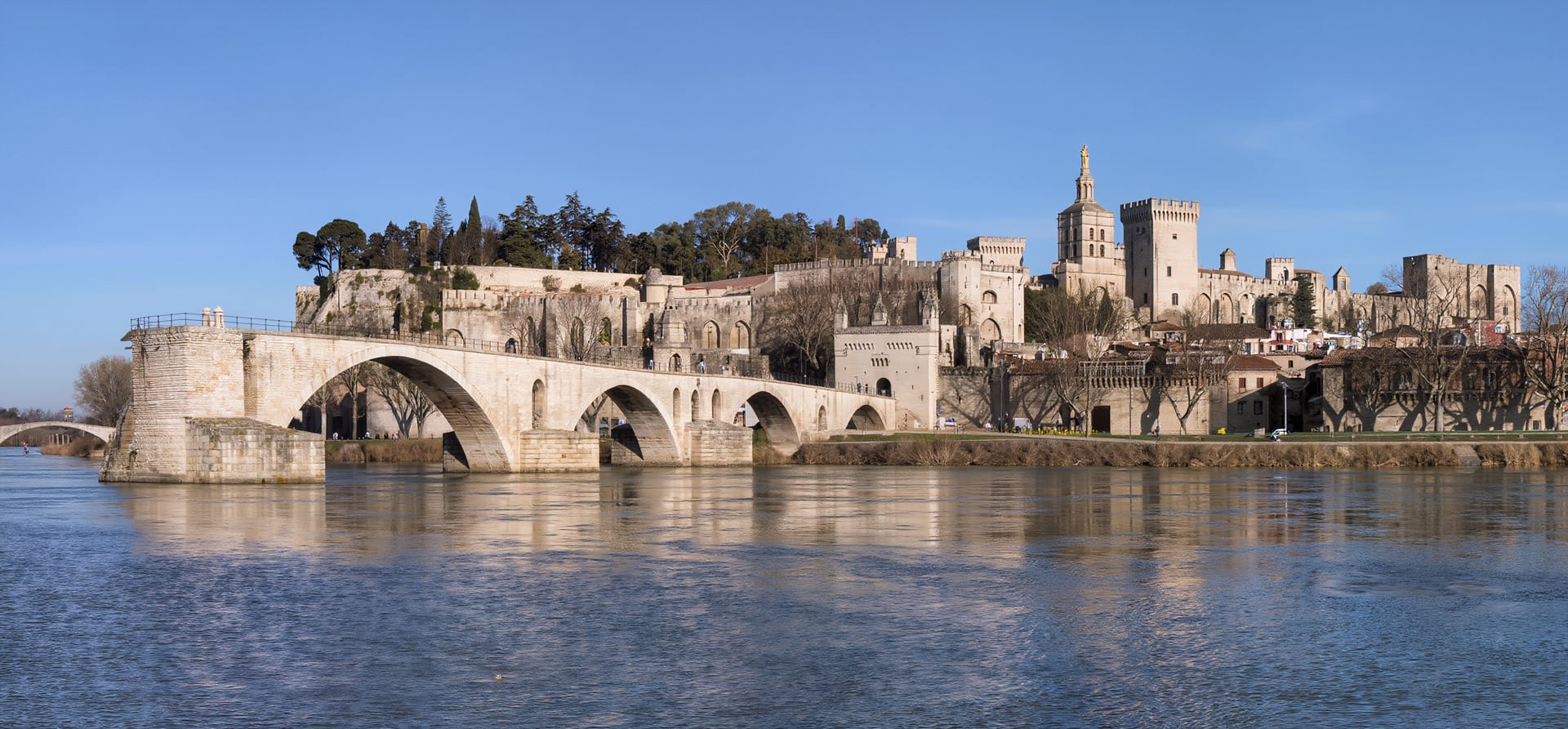 Idyllic Rhône with Highlights of Paris
