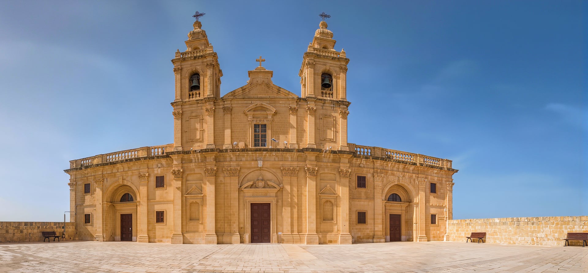 A Journey From The Aegean To Italy’s Timeless Shores