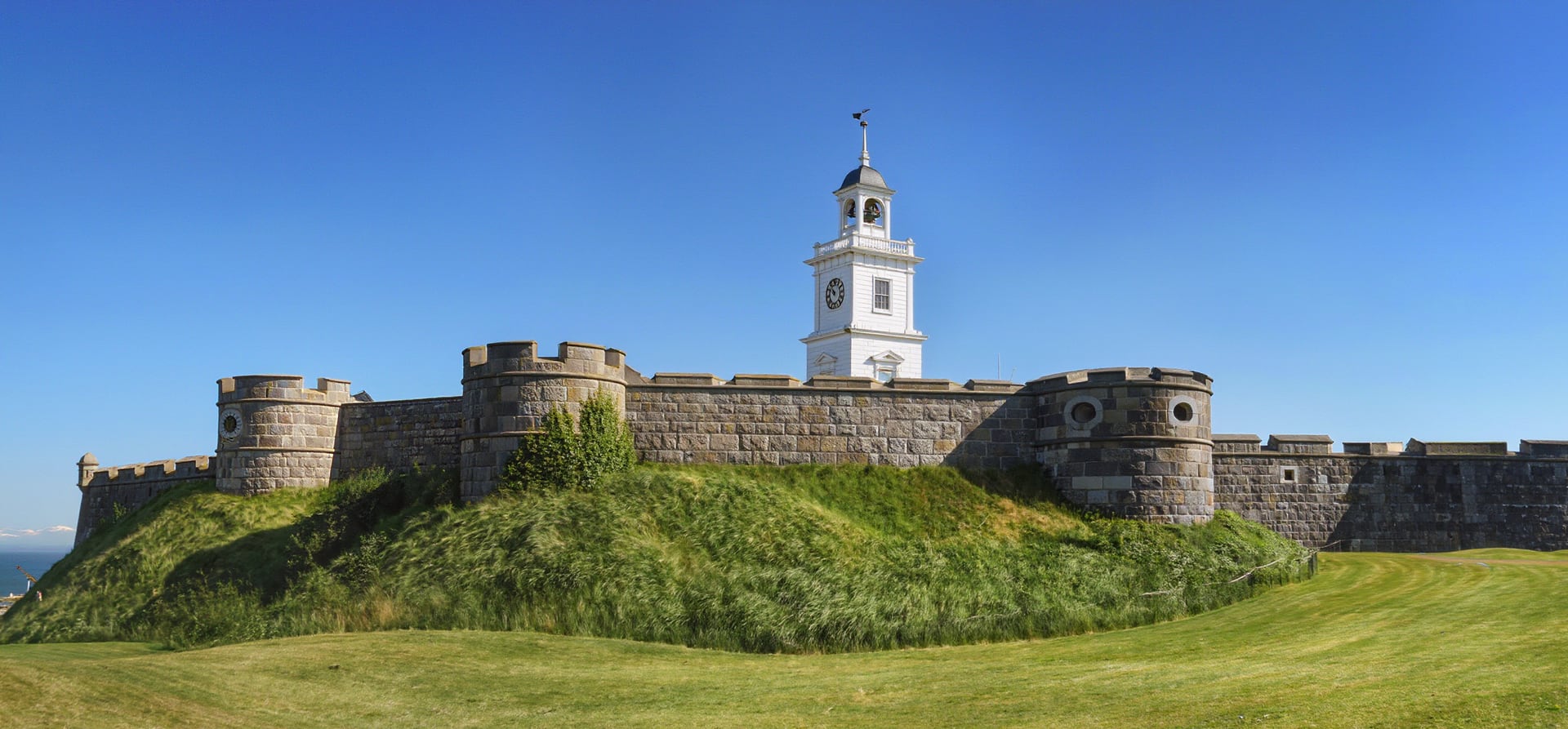 A Grand Journey From Britain’S Charms To New York's Wonders