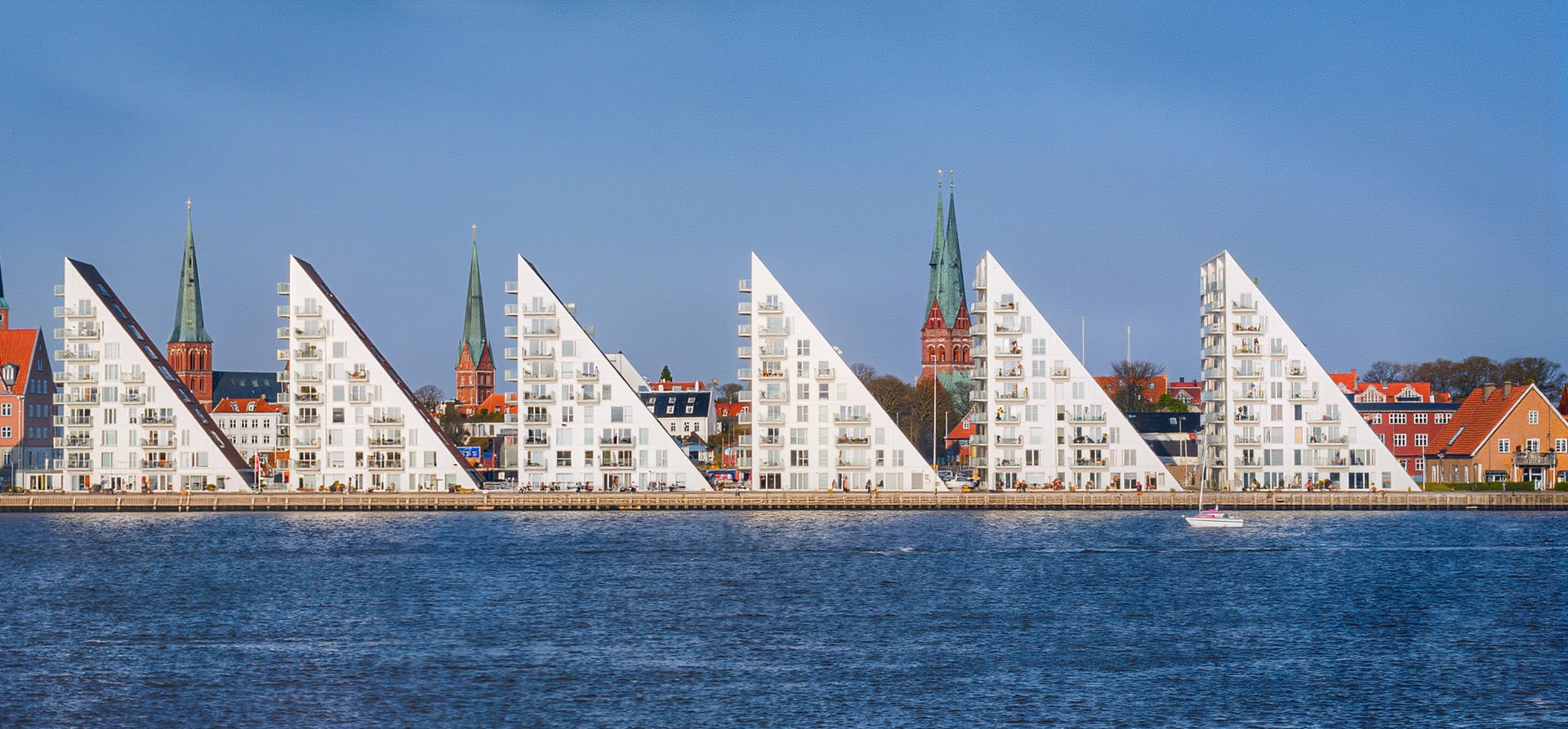 A Journey Of Charming Villages & Glorious Waterside Scenery