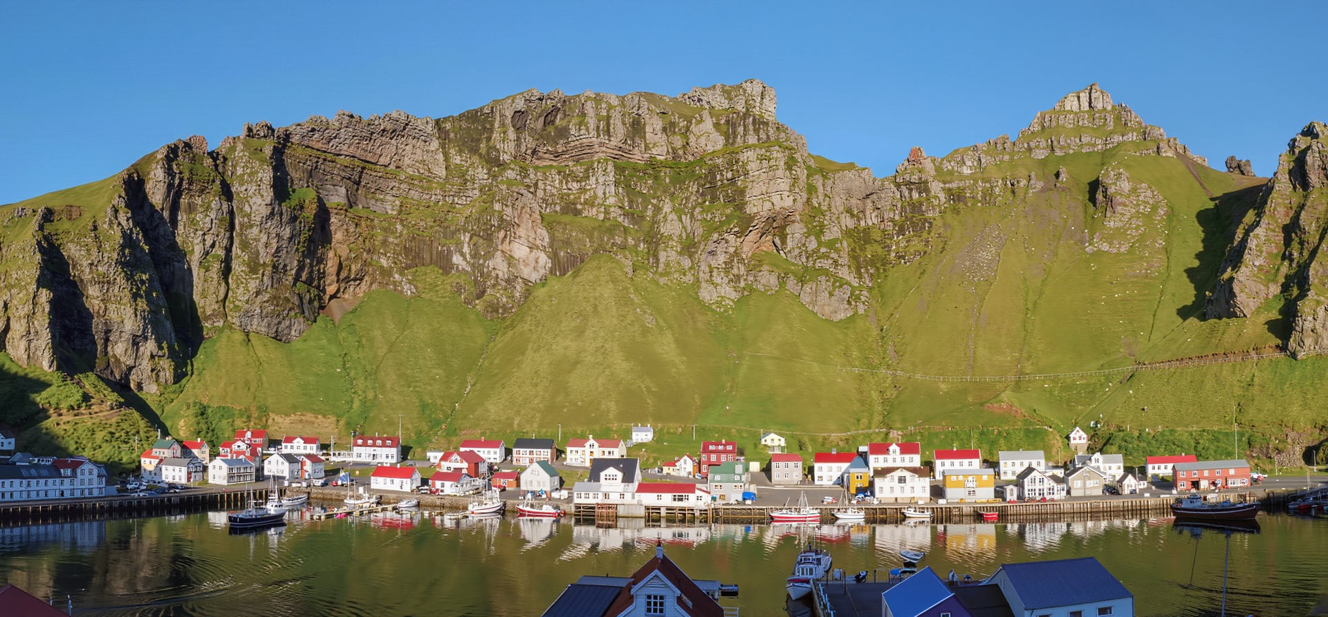 Wild Scottish Isles, Iceland & - Tour R24