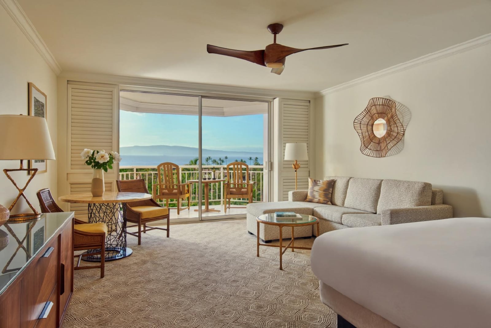 A Napua Tower deluxe ocean-view room at Grand Wailea