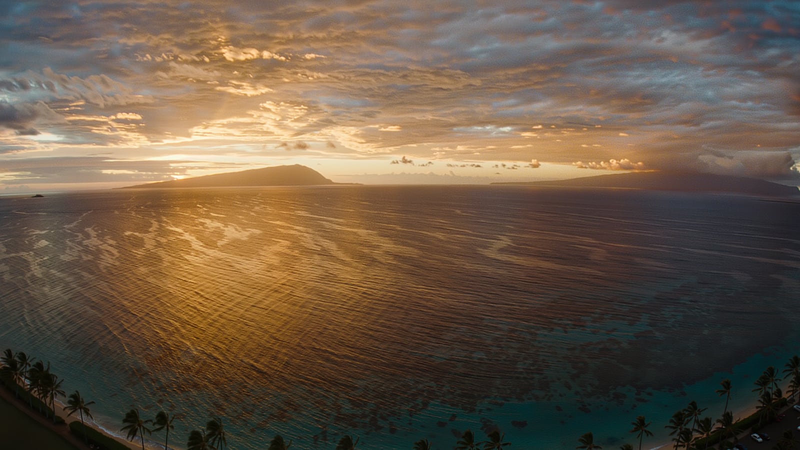 A Pacific sunset off the Maui coast