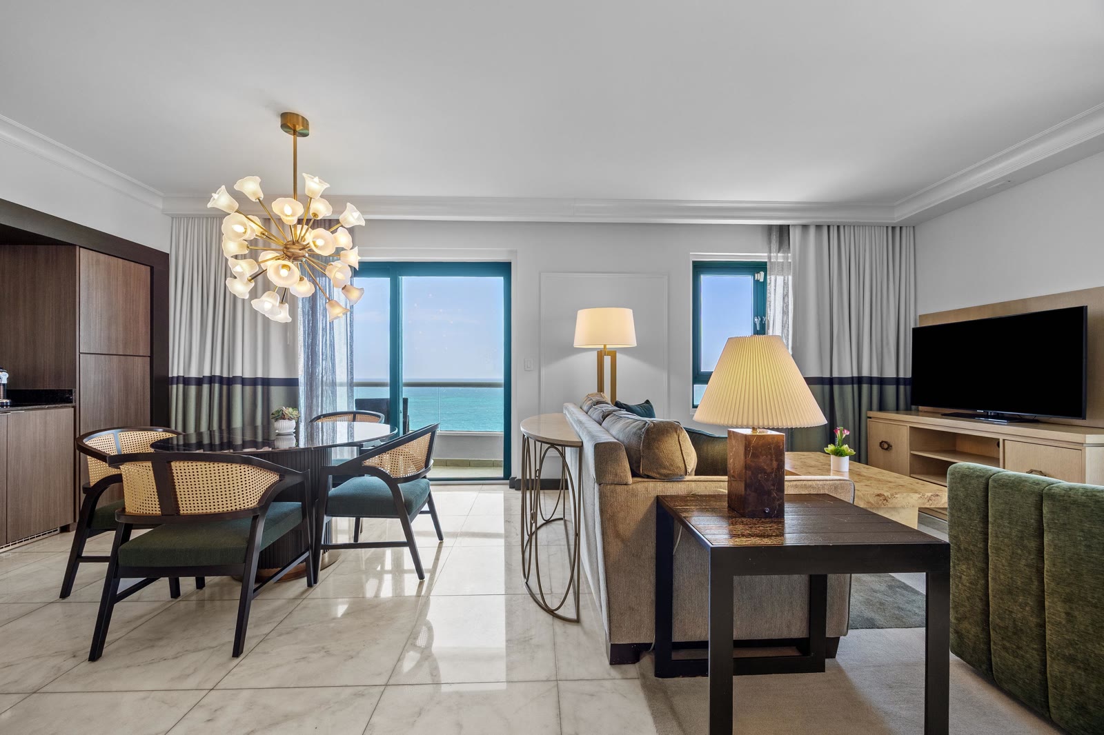 Commodore Terrace Ocean-Front Suite interior