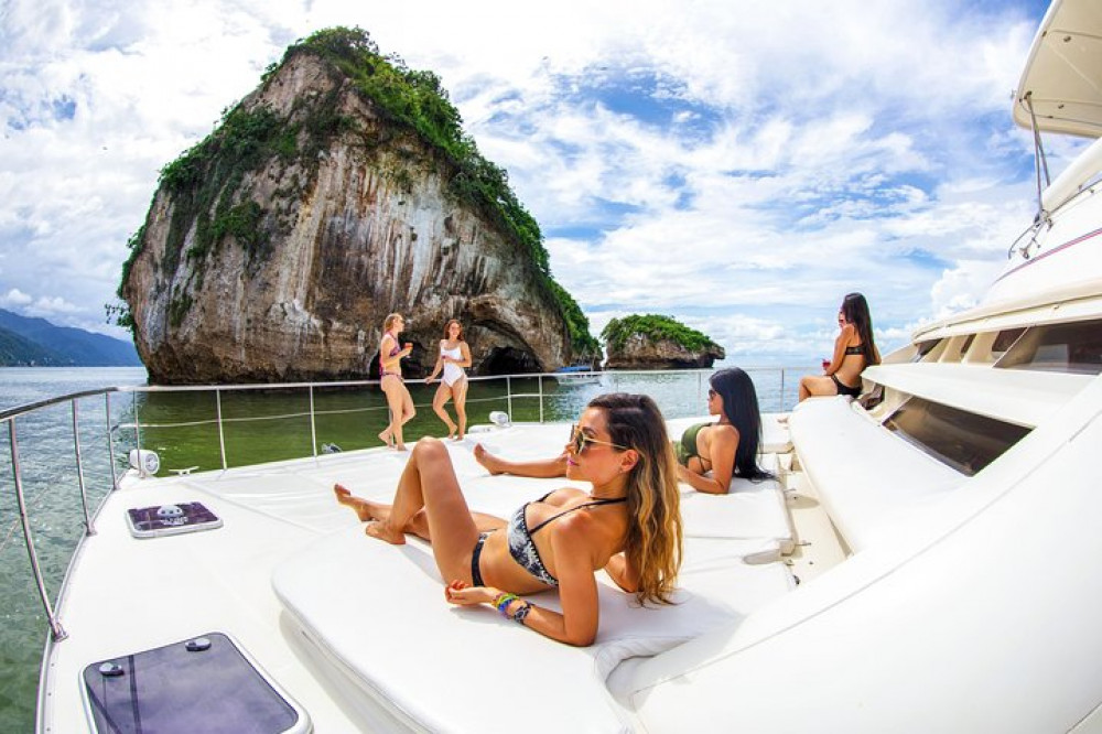 A private luxury yacht off Punta Mita