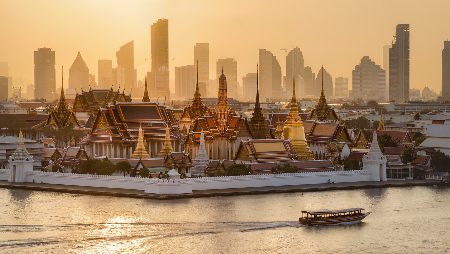 Wat Arun on the Chao Phraya river, Bangkok