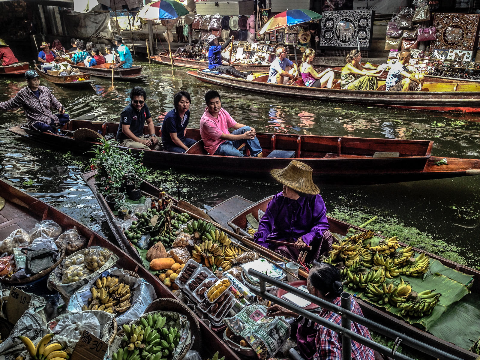 Damnoen Saduak floating market