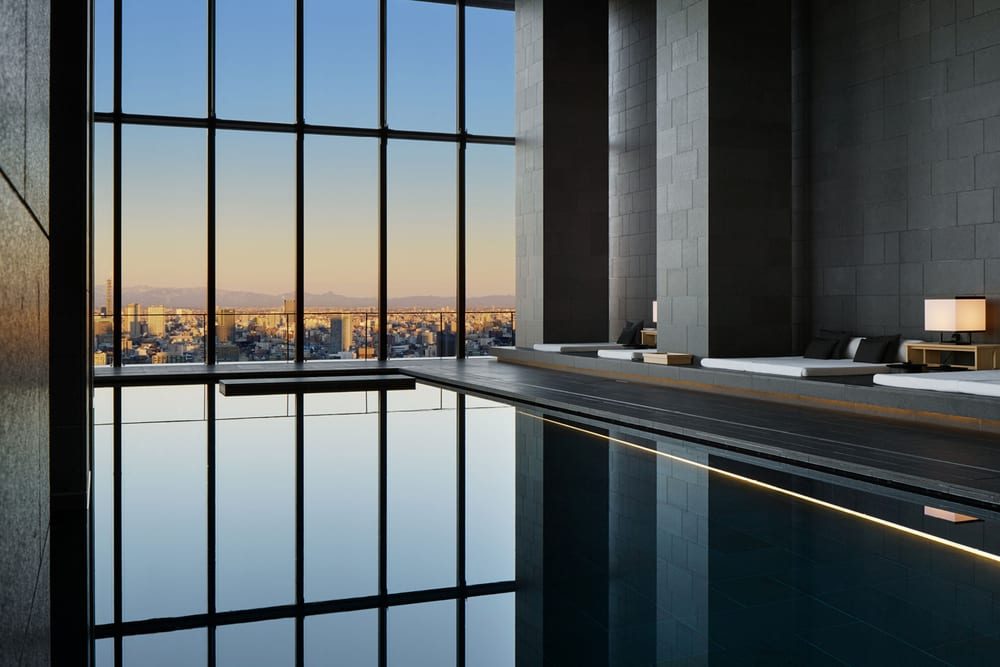 The sky pool at Aman Tokyo over the city